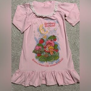 Vintage Strawberry Shortcake Share A Dream With Someone Special Girls Nightgown